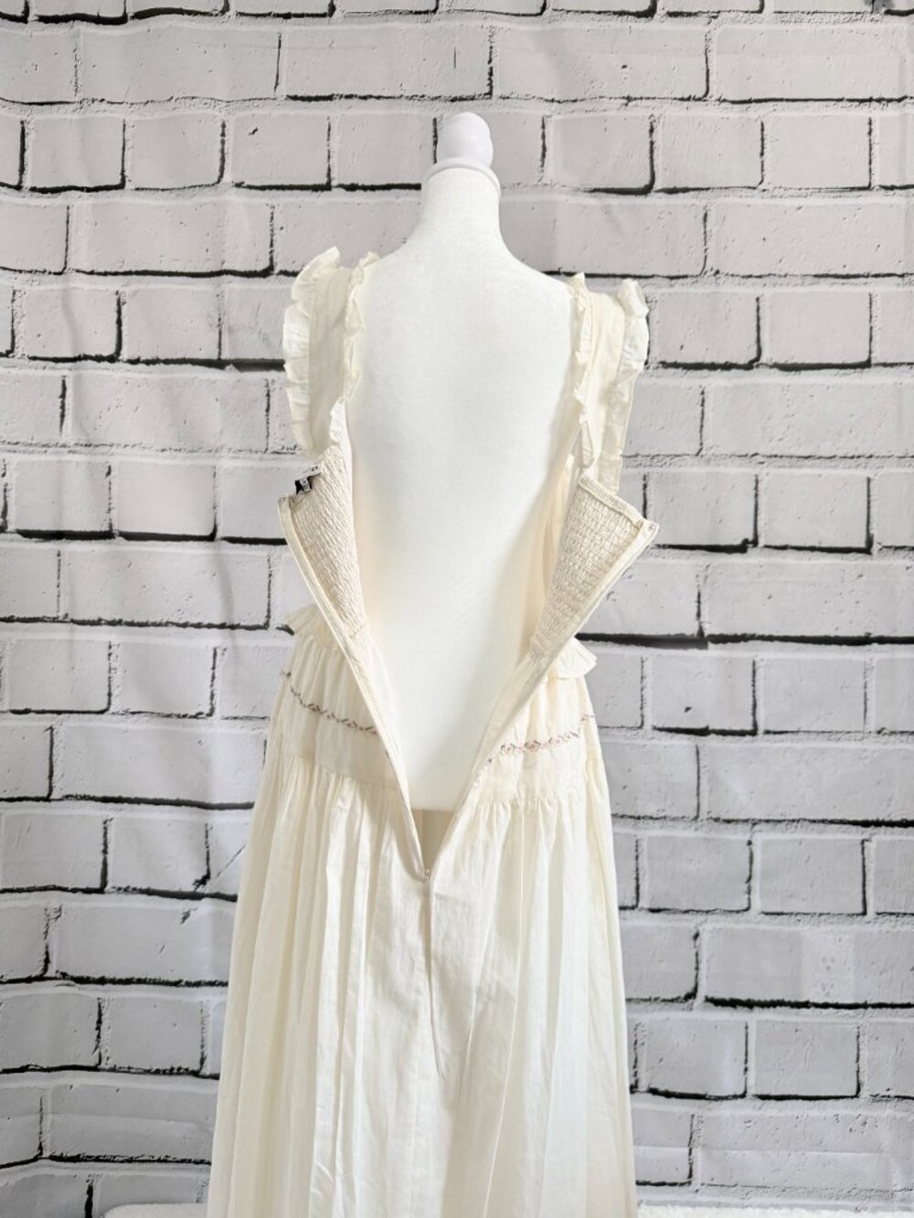 NWOT Moon River Floral Embroidered Midi Dress Ivory Size M - Picture 11 of 16